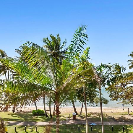 Alassio Beachfront Apartments Palm Cove Exterior photo