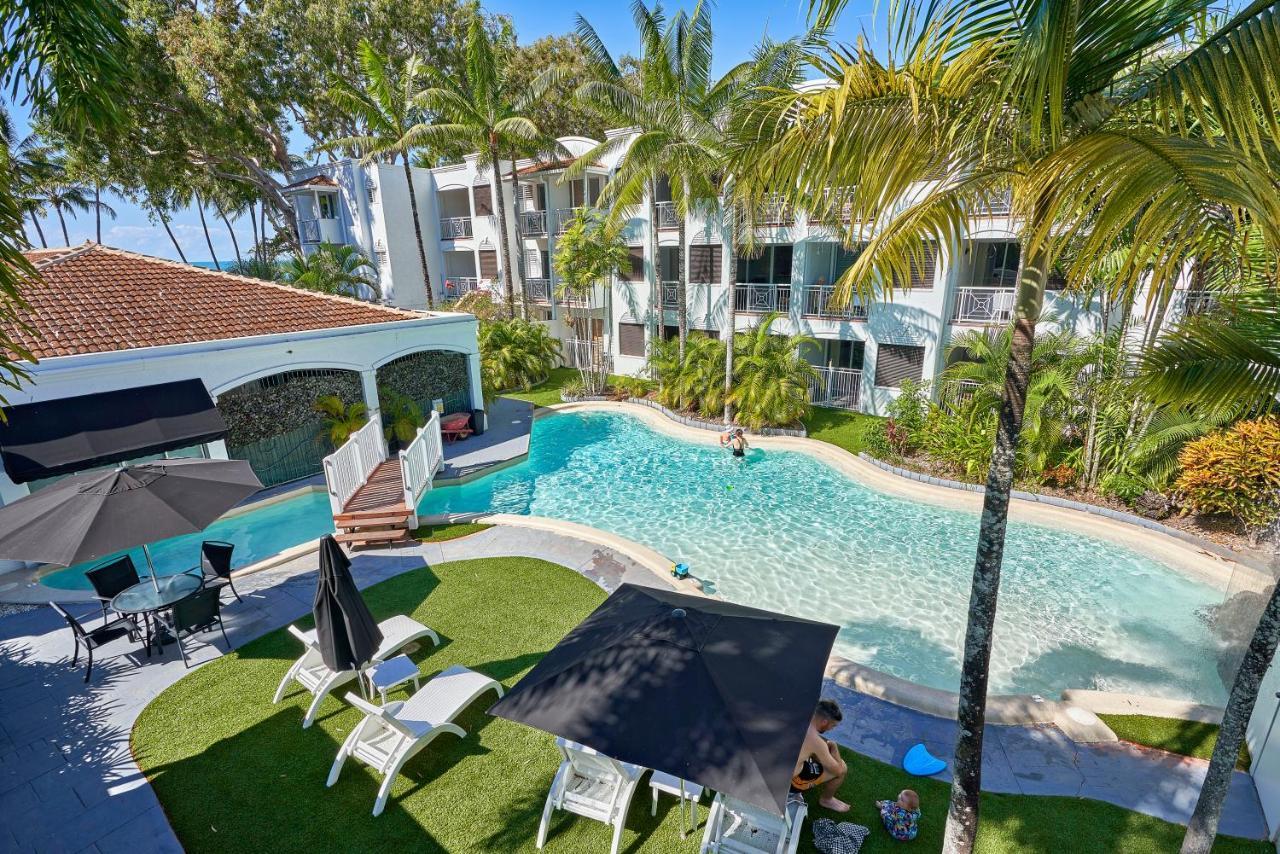 Alassio Beachfront Apartments Palm Cove Exterior photo