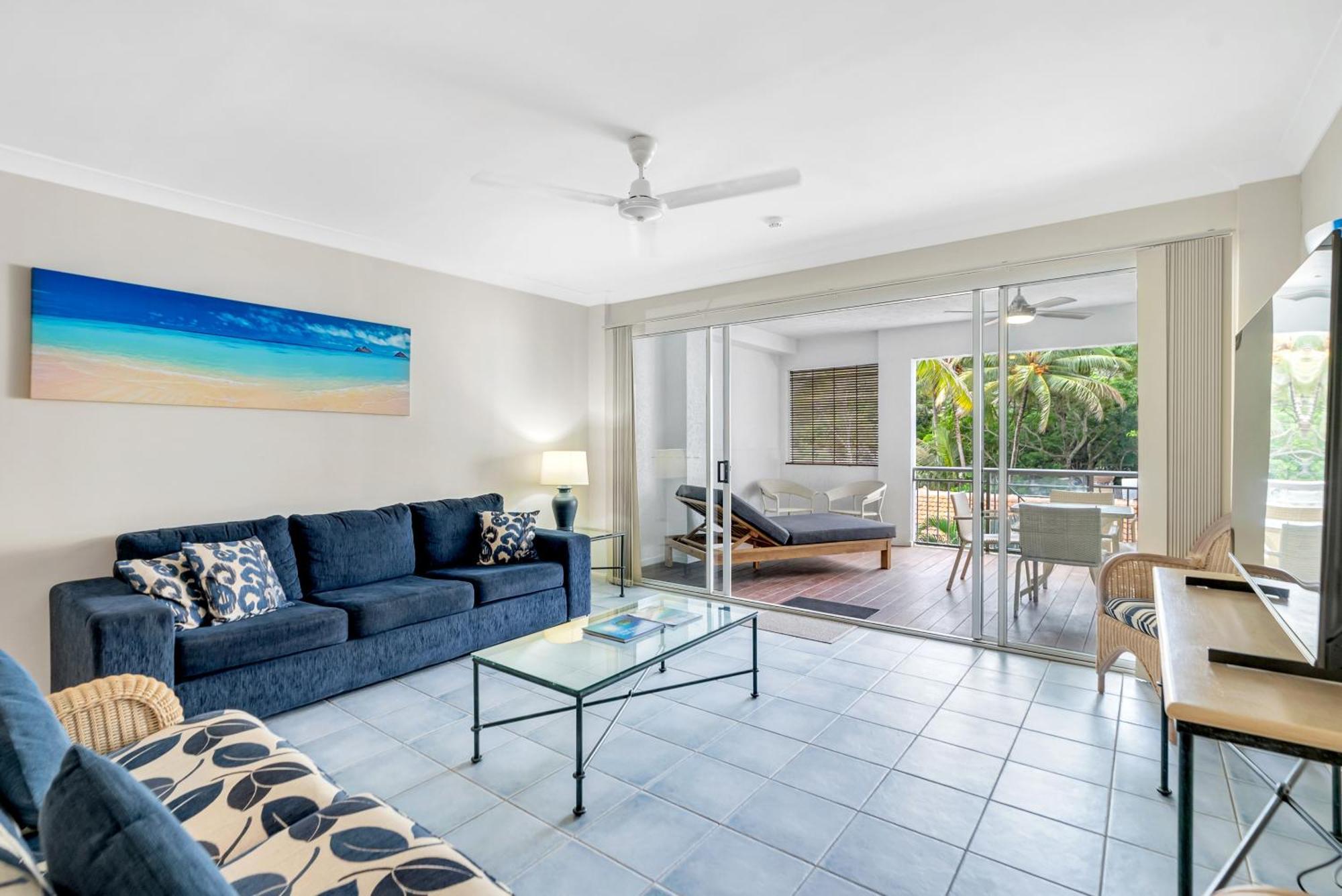 Alassio Beachfront Apartments Palm Cove Room photo